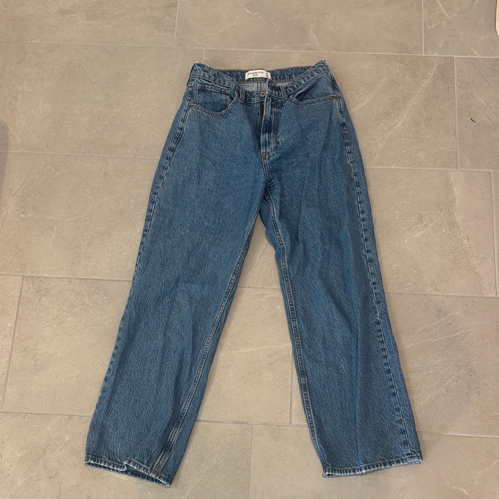 Abercrombie & Fitch the loose high Rise Blue Jeans